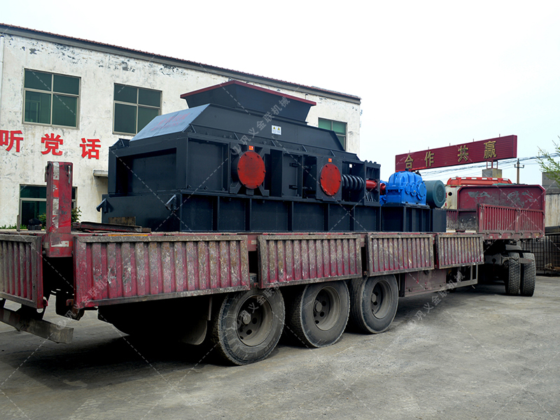 什么原因會造成對輥式破碎機出現(xiàn)片狀材料？